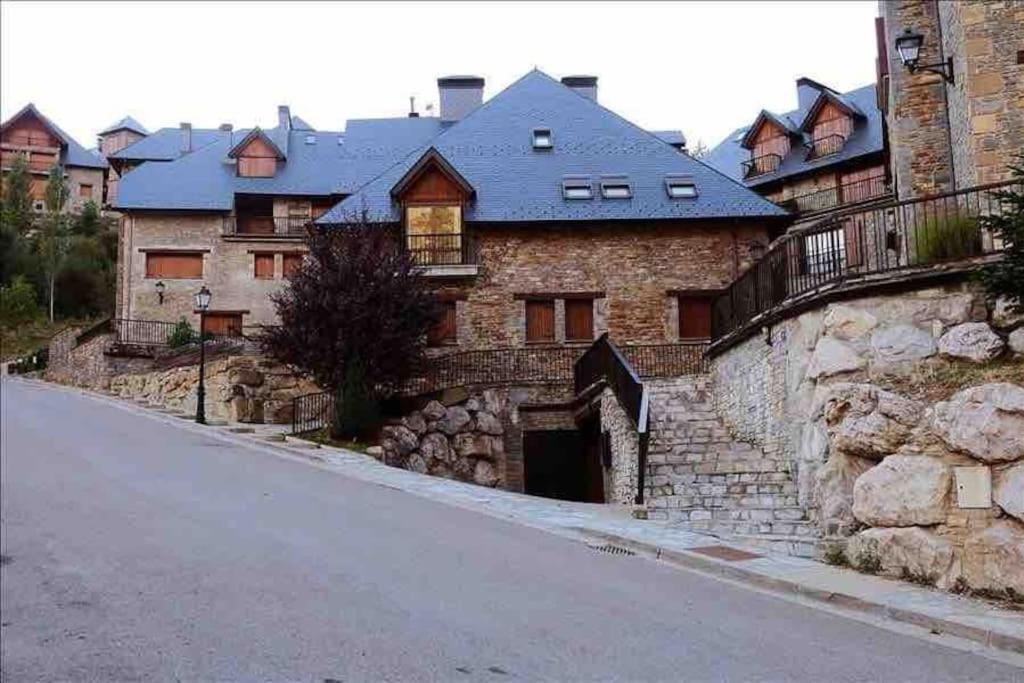 Elegante Apartamento En Escarrilla Con Vistas Al Valle Exterior photo